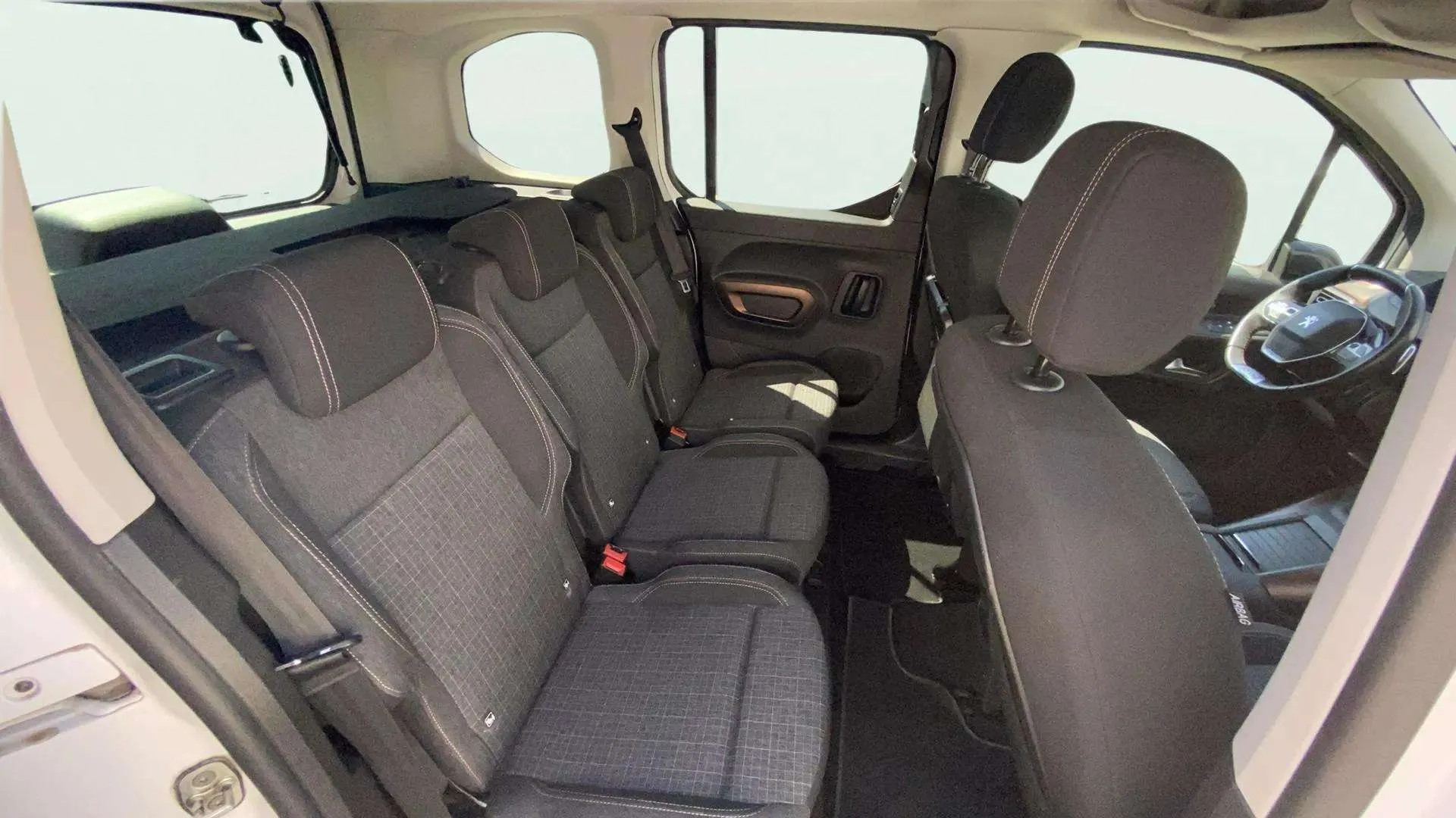 Peugeot Rifter GT BlueHDi 130 - foto 14